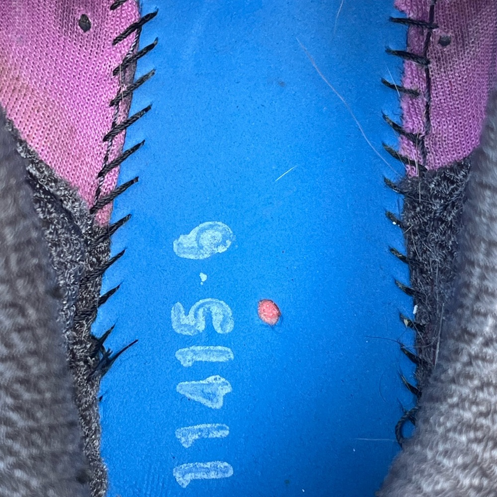 Brooks Women's Athletic Shoes - Black and Pink. 8.5 - Picture 8 of 8